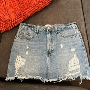 DISTRESSED F21 DENIM SKIRT
